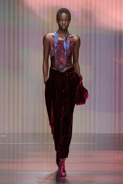 Look 50